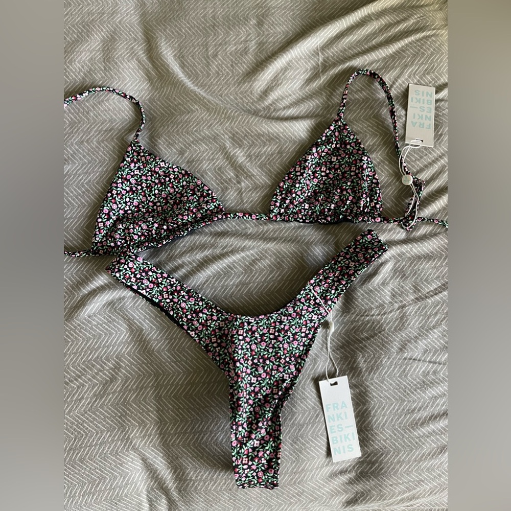 Selling this cute floral Frankie’s bikinis. Both size medium.